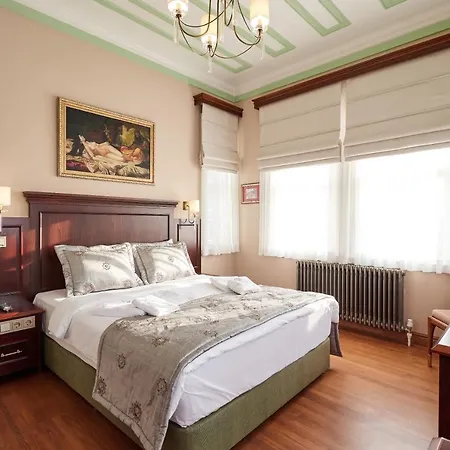 מלון White Palace Old Boutique 5*
