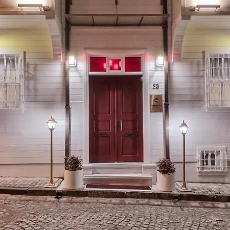 White Palace Old Boutique