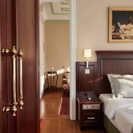 Hotell White Palace Old Boutique 5*
