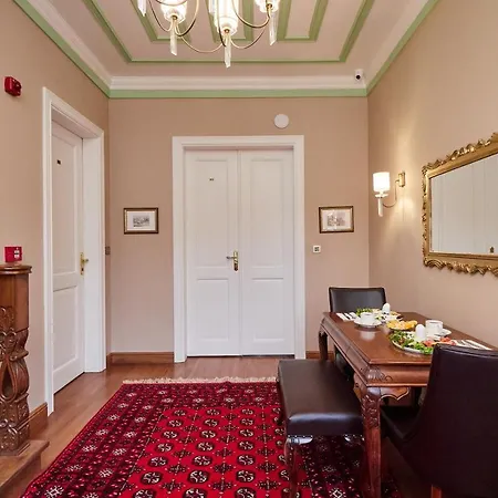 ホテル White Palace Old Boutique 5*