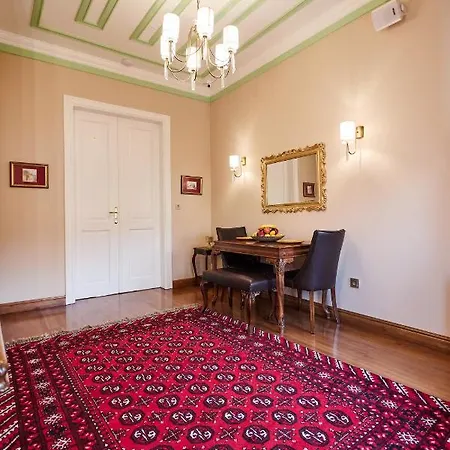 White Palace Old Boutique ホテル 5*