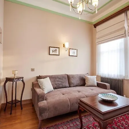 White Palace Old Boutique