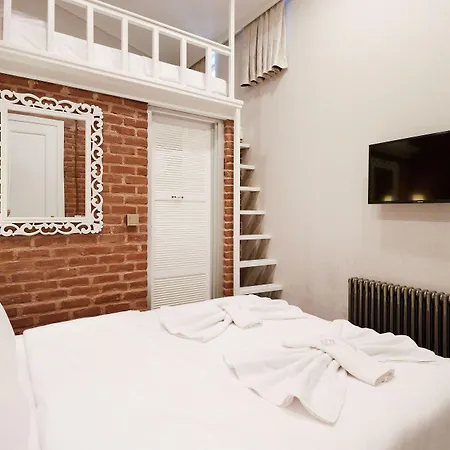 White Palace Old Boutique