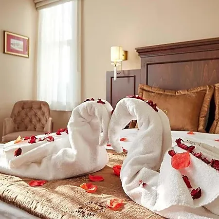 Hotel White Palace Old Boutique 5*